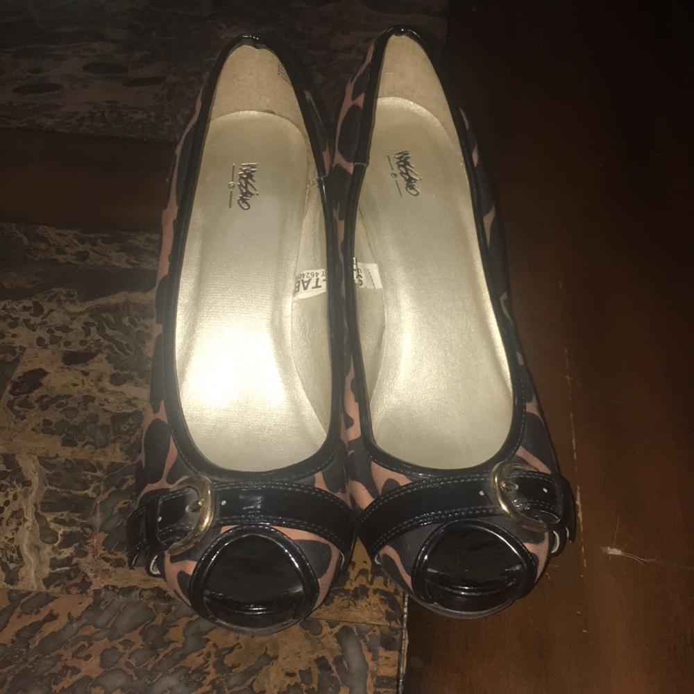 Leopard print peep toe heels